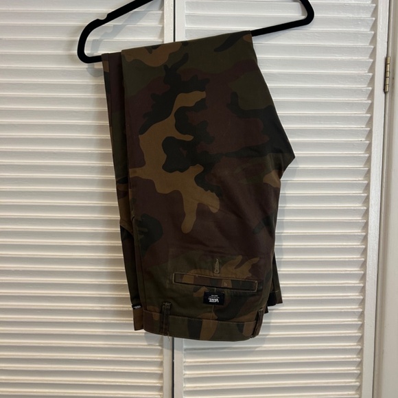 VANS CAMOUFLAGE PANTS - SIZE 34 - Picture 1 of 5